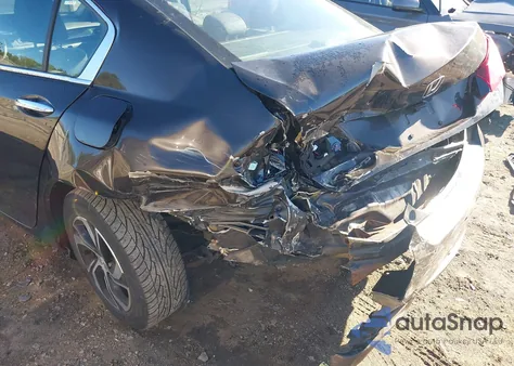 2017 Honda Accord Lx z USA, uszkodzony, nr VIN 1HGCR2F33HA228825